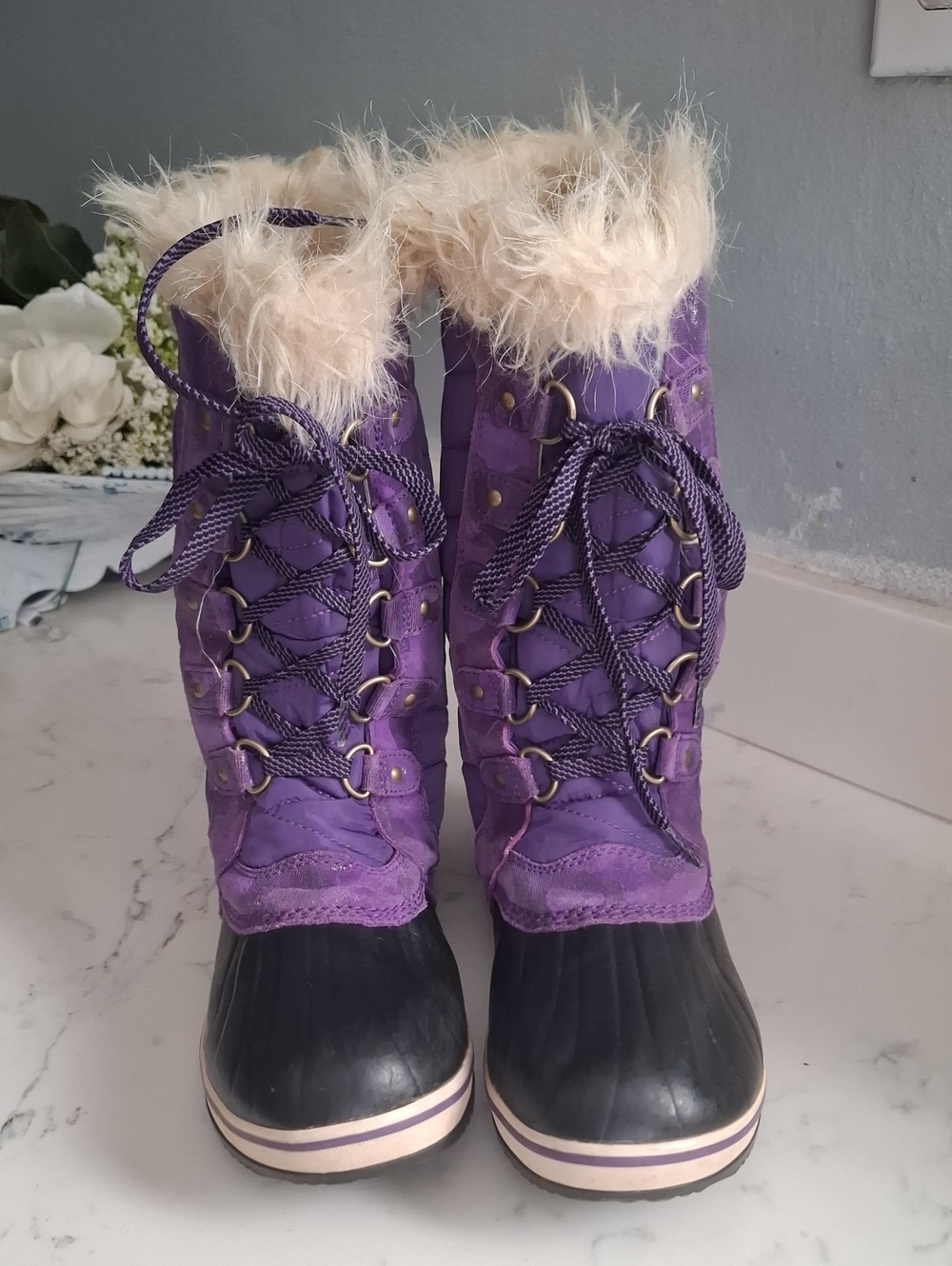 Sorel Waterproof Women's Purple Faux-Fur Lace-Up Winter Boots